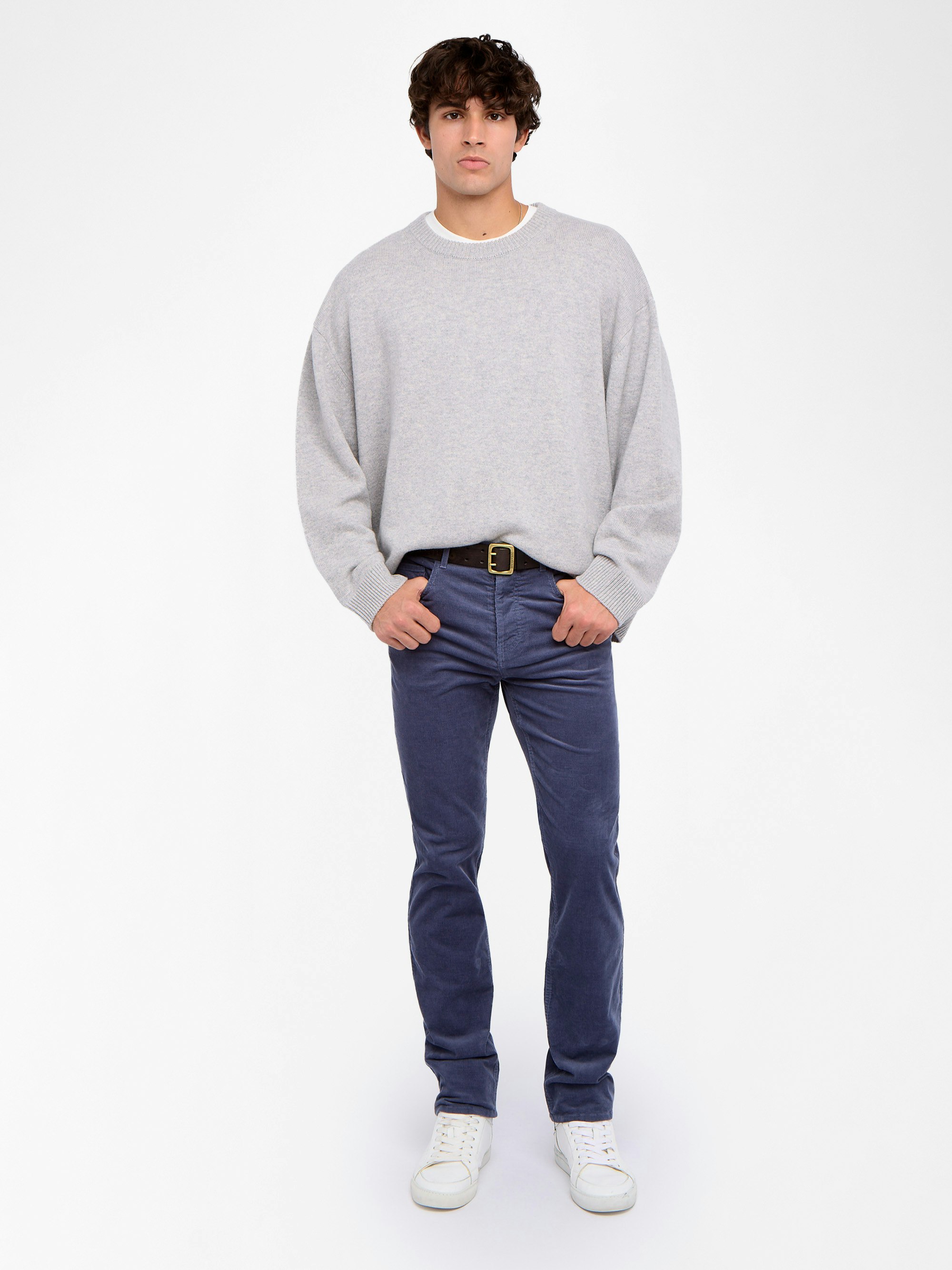 Steeve Corduroy Trousers - Straight trousers in corduroy with button opening.