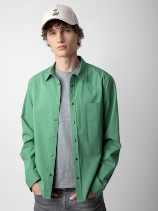 Chemise Stan - Chemise en twill de coton verte, poche plaquée et customisations au dos créées par Humberto Cruz.