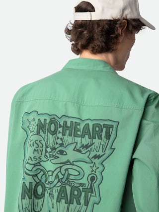 Chemise Stan - Chemise en twill de coton verte, poche plaquée et customisations au dos créées par Humberto Cruz.