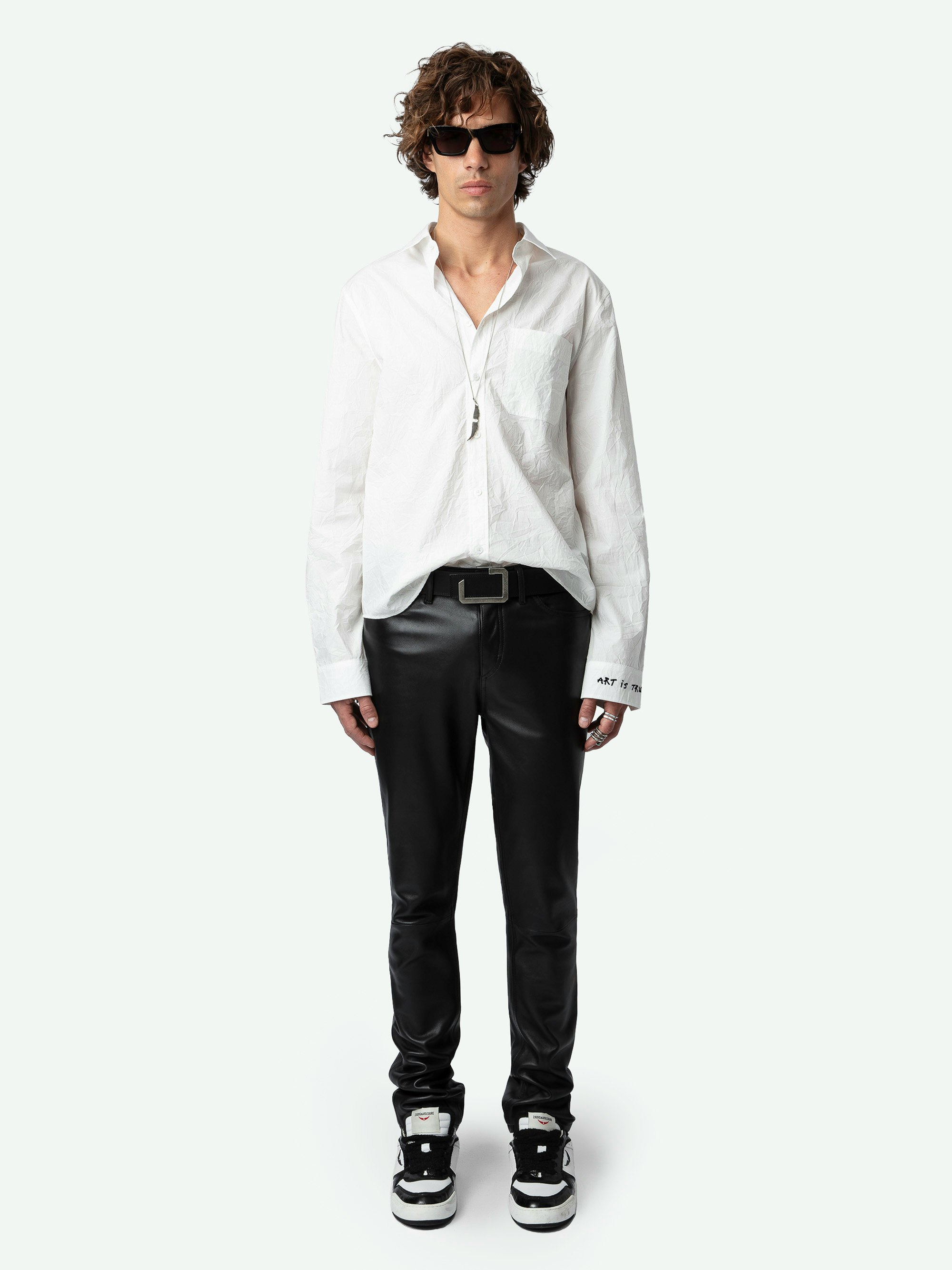 Camisa Stan - Camisa de algodón ecológico de color blanco con efecto arrugado, de manga larga, con bordado Artist Rules.