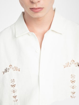Sam Shirt - Regular fit cotton linen shirt with western-inspired embroidery, short sleeves and button fastening.