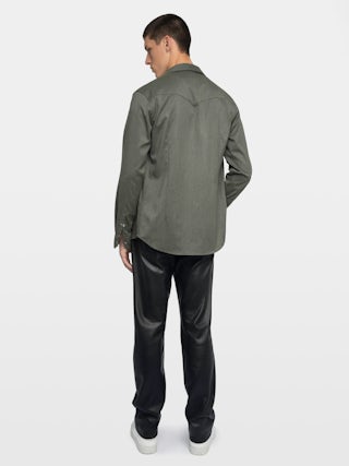 Saby Shirt - Lightweight shirt with flap pockets, featuring wing embroidery, western-inspired details, long sleeves and button closure.