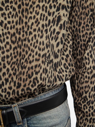 Tyric Shirt - Viscose shirt with leopard print, long sleeves and button closure.
