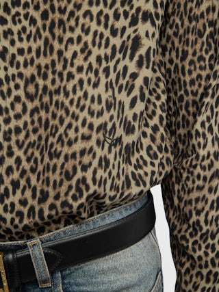 Tyric Shirt - Viscose shirt with leopard print, long sleeves and button fastening.