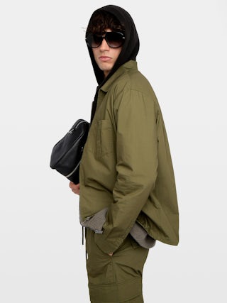 Chemise Suzy - Chemise casual zippée en viscose imprimée, manches longues, poche appliquée avec broderie signature ailes.