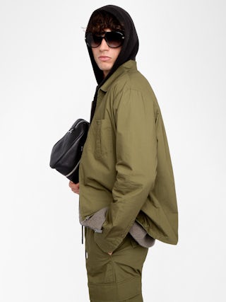 Chemise Suzy - Chemise casual zippée en viscose imprimée, manches longues, poche appliquée avec broderie signature ailes.