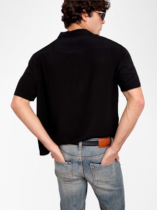 Chemise Slony - Chemise casual en viscose, manches courtes et fermeture boutonnée avec signature broderie ailes.