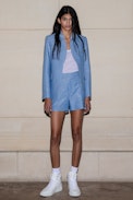 Very Blazer Leinen - Women's linen and cotton blazer in sky-blue with gold metallic threads