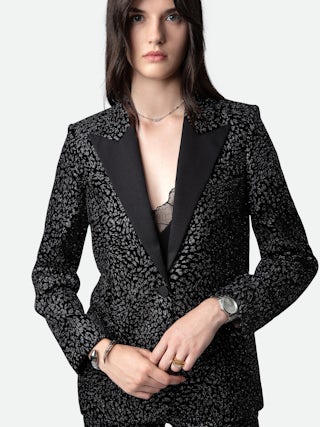 Blazer Venus Velours - Veste de tailleur blazer en velours pailleté noir motifs léopard à fermeture boutonnée.