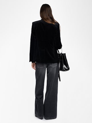 Vavy Velvet Blazer - Structured blazer in smooth velvet with button fastening.