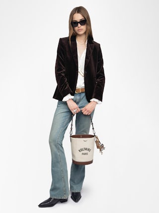 Vavy Velvet Blazer - Structured velvet blazer with button fastening.