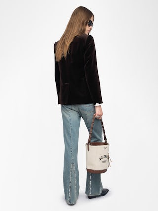 Vavy Velvet Blazer - Structured velvet blazer with button fastening.