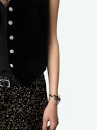 Blazer Emaux Samt - Ärmellose, schwarze Blazerweste aus Samt mit strassverziertem Knopfverschluss und Tasche.