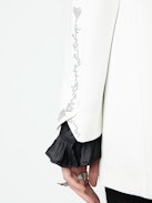 Blazer Viva - Strukturierter gerader Blazer mit Knopfverschluss und Strasssteinen.