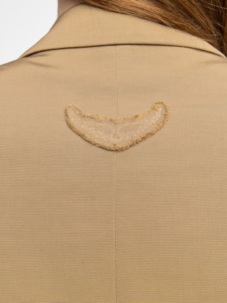 Vanille Blazer - Regular fit straight blazer in ottoman fabric with button fastening.