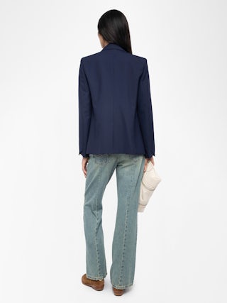 Vavy Blazer - Structured blazer in wool blend with button closure.