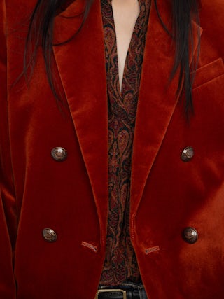 Vaska Velvet Blazer - Structured straight blazer in velvet with double-breasted button closure.