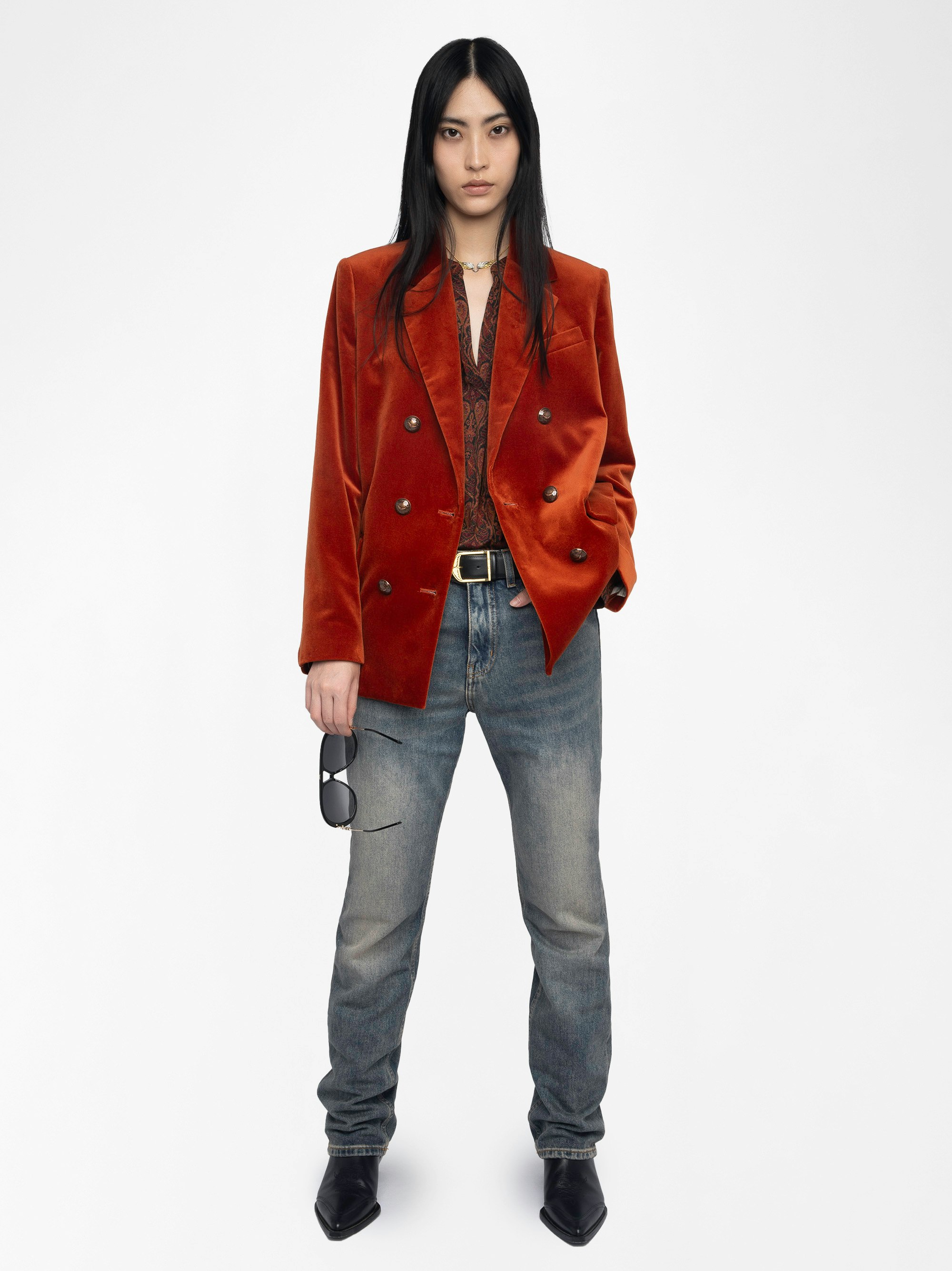 Vaska Velvet Blazer - Structured straight blazer in velvet with double-breasted button closure.