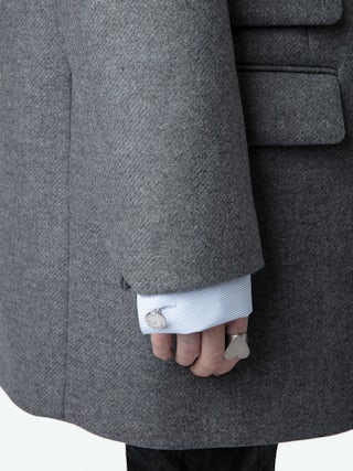 Manteau Violet - Manteau court structuré à poches et patch broderie ailes au dos.