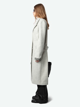 Manteau Mulan - Manteau long avec fermeture boutonnée, ceinture et poches.