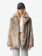 Faune Coat - Short faux fur coat with button fastening.