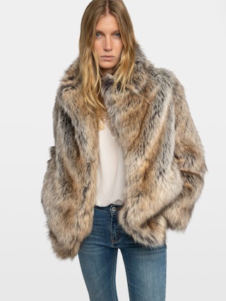 Manteau Faune - Manteau court en fausse fourrure fermeture boutonnée.