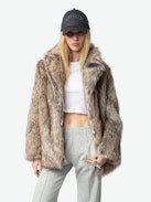 Faune Coat - Short faux fur coat with button fastening.