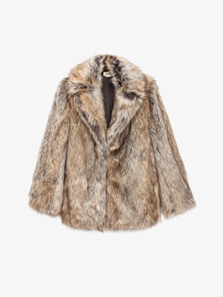 Faune Coat - Short faux fur coat with button fastening.