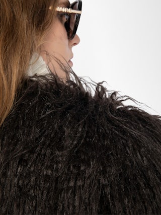 Freddie Coat - Coat in curly faux fur with long sleeves.