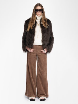 Freddie Coat - Coat in curly faux fur with long sleeves.