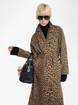 Mentle Coat - Cotton canvas coat with leopard print, long sleeves, button closure and front pockets.