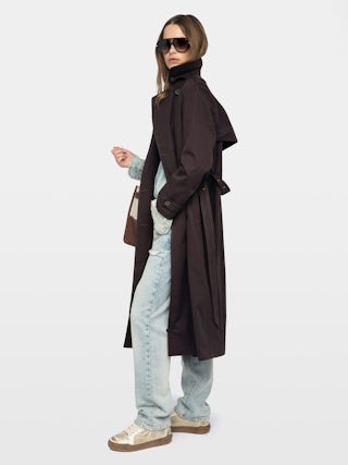 Kenar Trench Coat - Crisp cotton trench coat, long sleeves, removable belt and double-breasted button fastening.
