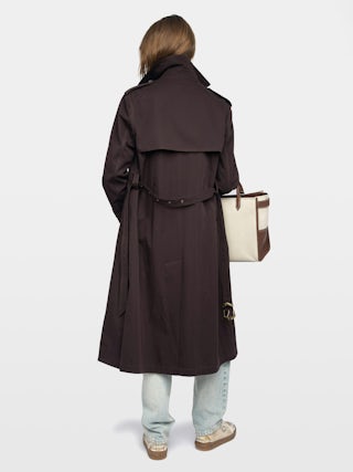 Kenar Trench Coat - Crisp cotton trench coat, long sleeves, removable belt and double-breasted button fastening.
