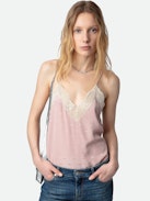 Caraco Christy Soie Jacquard - Caraco esprit lingerie en soie rose à jacquard ailes, bretelles fines et décolleté dentelle.