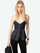 Caraco Cayonne Satin - Caraco esprit lingerie en satin japonais avec détails plissés et bretelles croisées ajustables.