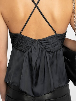 Caraco Cayonne Satin - Caraco esprit lingerie en satin japonais avec détails plissés et bretelles croisées ajustables.