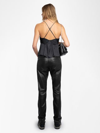 Caraco Cayonne Satin - Caraco esprit lingerie en satin japonais avec détails plissés et bretelles croisées ajustables.