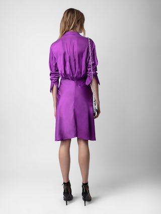 Robe Rozo Satin - Robe mi-longue en satin à manches longues et drapée.