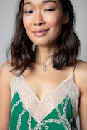 Vestido Risty Seta - Vestido de mujer de seda verde con estampado de cadenas