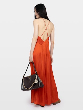 Abito in raso di viscosa - Abito lungo plissé in raso con spacco e spalline incrociate regolabili. Stile lingerie.