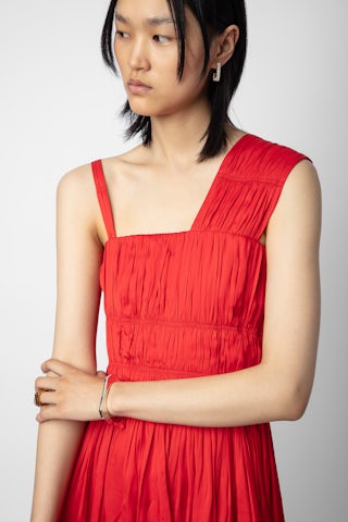 Robe Roselie Satin - Robe courte en satin rouge froncée à une bretelle.