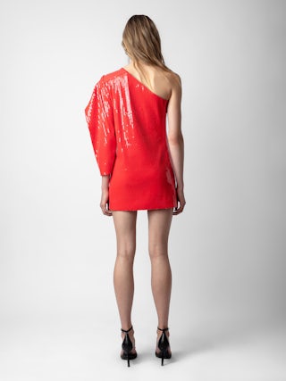 Robe Roely - Robe courte rouge à sequins et manche asymétrique et drapée.