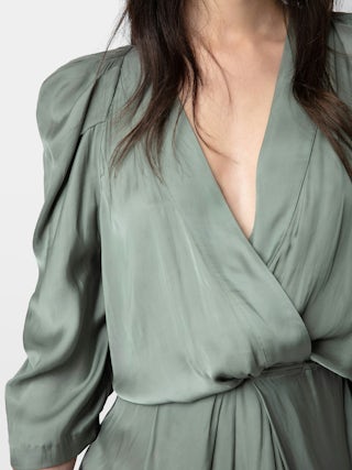 Dress Ruz Satin - Short satin dress with gathers and wrap neckline.