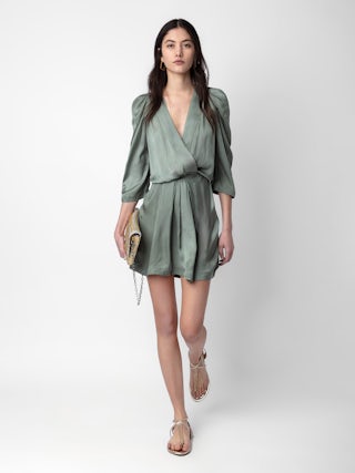 Robe Ruz Satin - Robe courte en satin à fronces et décolleté cache-coeur.