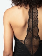 Robe Rif Wings Soie Jacquard - Robe longue esprit lingerie en soie noire à jacquard ailes, dos nageur plongeant et bords en dentelle.