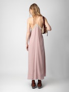 Kleid Risty Wings Seide Jacquard - Langes, rosafarbenes Seidenkleid im Lingerie-Stil mit Jacquard-Flügeln, schmalen Trägern und Spitzendekolleté.