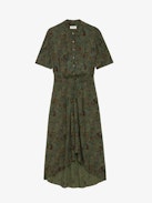 Kleid Rima - Halblanges Kleid in Khaki mit Print, kurzen Ärmeln und asymmetrischem Rockteil.