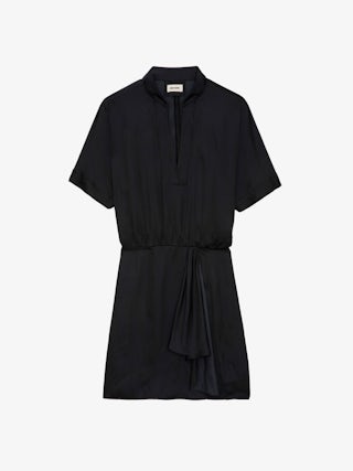 Robe Raito Satin - Robe courte en satin japonais à décolleté en V, manches courtes et jupe à pan drapé à l'avant.
