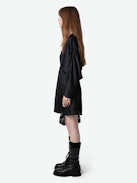 Vestido Rooth de Satén - Vestido corto de satén con escote de pico, con efecto drapeado y manga larga estilo murciélago.