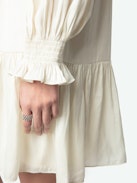 Vestido Randy Satén - Vestido corto de satén japonés, mangas largas y escote abotonado.